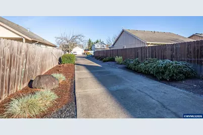 238 W Jadon Dr, Lebanon, OR 97355 - Photo 36
