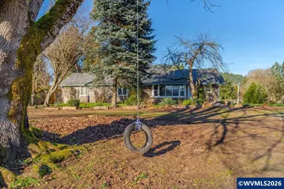 38159 Weirich Dr, Lebanon, OR 97355 - Photo 2