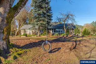 38159 Weirich Dr, Lebanon, OR 97355 - Photo 2