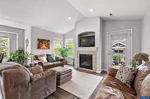 30366 SW Ruth St, Wilsonville, OR 97070 - Photo 16