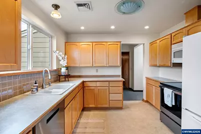 26240 Cherry Creek Rd, Monroe, OR 97456 - Photo 10