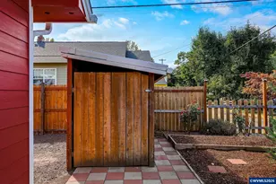 856 Highland Ave NE, Salem, OR 97301 - Photo 8