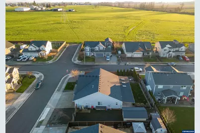 6284 NE Barker St, Albany, OR 97321 - Photo 8