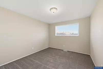 1386 Vanderbeck Ln, Woodburn, OR 97071 - Photo 16