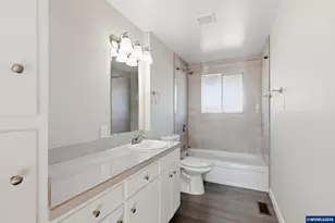 1386 Vanderbeck Ln, Woodburn, OR 97071 - Photo 14