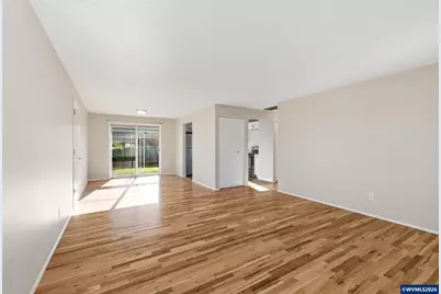 1386 Vanderbeck Ln, Woodburn, OR 97071 - Photo 8