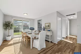 1386 Vanderbeck Ln, Woodburn, OR 97071 - Photo 6