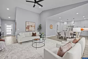 819 Riley Dr, Silverton, OR 97381 - Photo 4