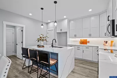 819 Riley Dr, Silverton, OR 97381 - Photo 10