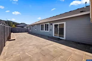 819 Riley Dr, Silverton, OR 97381 - Photo 32