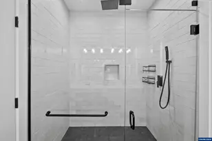 819 Riley Dr, Silverton, OR 97381 - Photo 20