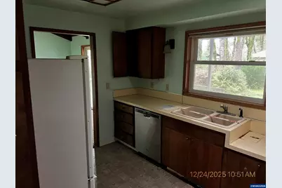 920 NW Edgewood Dr, Albany, OR 97321 - Photo 10