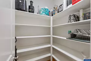 19537 Morrie Dr, Oregon City, OR 97045 - Photo 16