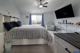 2303 NE Deciduous Ave, Albany, OR 97321 - Photo 32