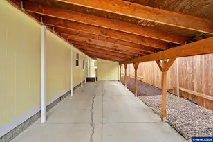 1015 Oak St, Silverton, OR 97381 - Photo 4