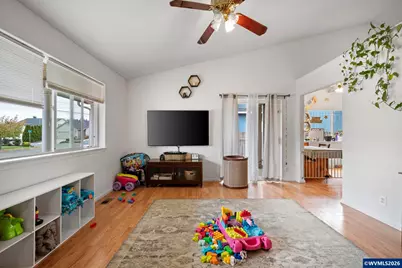 3125 V St St, Springfield, OR 97477 - Photo 4