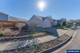 1860 Plateau Dr NE, Salem, OR 97305 - Photo 40