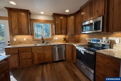 125 Melgard Ct, Detroit, OR 97342 - Photo 12