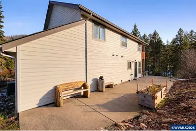 125 Melgard Ct, Detroit, OR 97342 - Photo 6