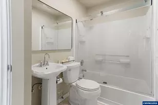 1065 22nd St NE, Salem, OR 97301 - Photo 22