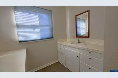 216 E Virginia St, Stayton, OR 97383 - Photo 16