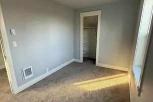 842 E St, Independence, OR 97351 - Photo 4