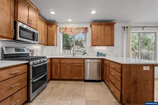 1931 Arroyo Ridge Dr NW, Albany, OR 97321 - Photo 10