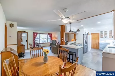 31867 Lawrence St, Lebanon, OR 97355 - Photo 4