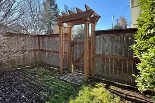 31867 Lawrence St, Lebanon, OR 97355 - Photo 26