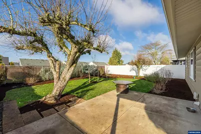443 S Columbia Dr, Woodburn, OR 97071 - Photo 26