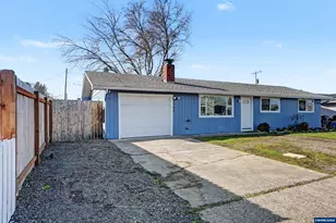 1240 Hood St SE, Albany, OR 97322 - Photo 2