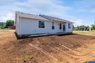 4445 Knotty Pne Ct, Sweet Home, OR 97386 - Photo 4