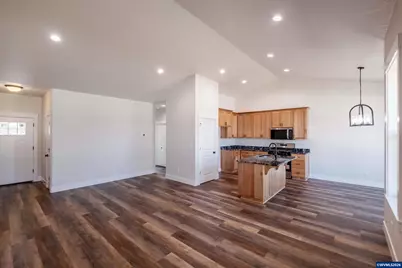 4445 Knotty Pine Ct, Sweet Home, OR 97386 - Photo 10