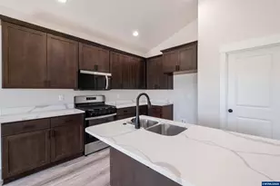 4455 Knotty Pne Ct, Sweet Home, OR 97386 - Photo 28