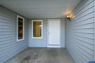 1062 33rd Ave SW, Albany, OR 97321 - Photo 2