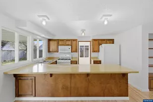 1062 33rd Ave SW, Albany, OR 97321 - Photo 12