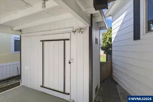 1307 S Water St, Silverton, OR 97381 - Photo 4