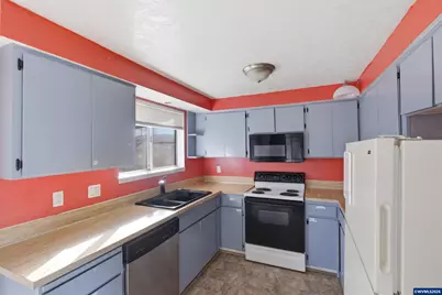 345 Stryker Rd, Independence, OR 97351 - Photo 8