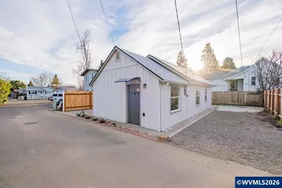 1111 1/2 2nd St, Salem, OR 97304 - Photo 2