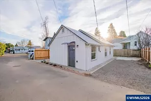 1111 1/2 2nd St, Salem, OR 97304 - Photo 2