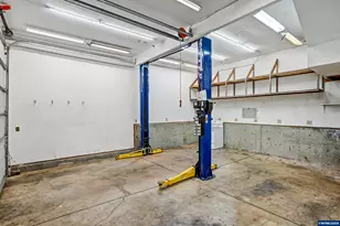 1755 NW Lewisburg Ave, Corvallis, OR 97330 - Photo 20