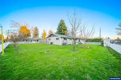 821 Johnson St, Woodburn, OR 97071 - Photo 36
