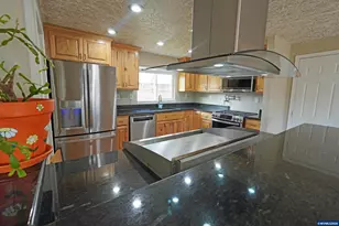 2305 Mosswood Ct S, Salem, OR 97306 - Photo 12