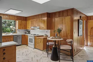 3030 Argyle Dr S, Salem, OR 97302 - Photo 14