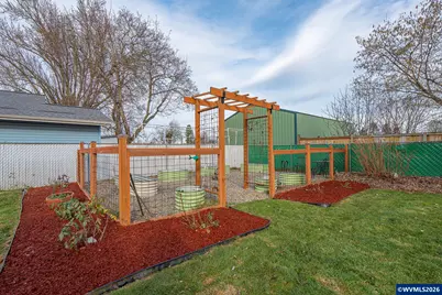 586 45th Pl NE, Salem, OR 97301 - Photo 34