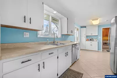 586 45th Pl NE, Salem, OR 97301 - Photo 12