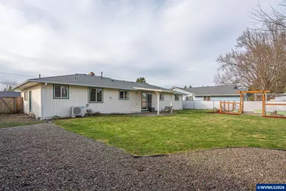 586 45th Pl NE, Salem, OR 97301 - Photo 38