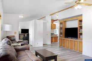 3372 Long St, Sweet Home, OR 97386 - Photo 12