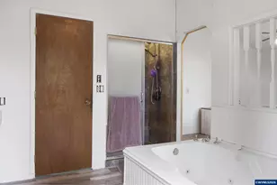 3372 Long St, Sweet Home, OR 97386 - Photo 28