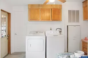 3372 Long St, Sweet Home, OR 97386 - Photo 30